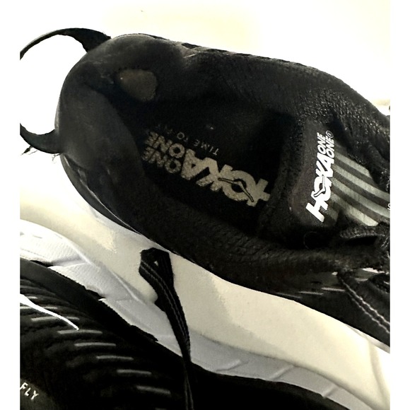 Hoka One One Clifton 5 Running Shoes Black White Sneakers Low Top Athletic - Picture 2 of 8